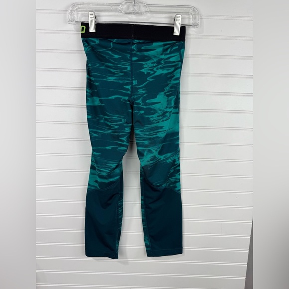 Nike Pro women’s blue & green Dri Fit cropped leggings. Size XS. - Picture 3 of 7